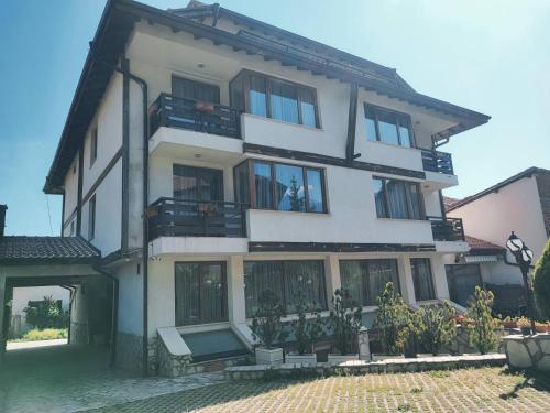 Guest House Ela - main image
