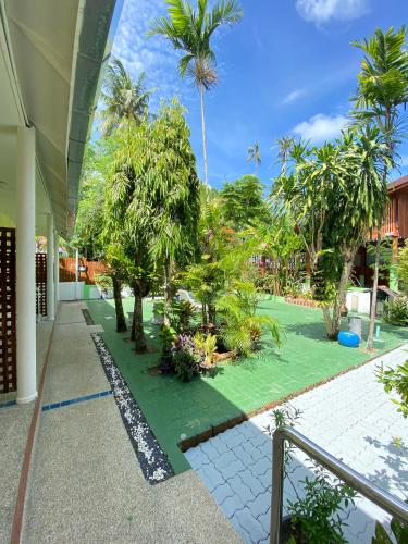 The Golden Beach Resort Naiyang
