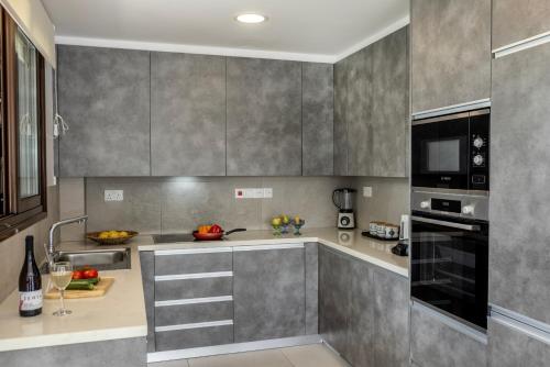 virtuve, Ayia Napa Luxury Seaside Villa Ionion H15 in Sotira