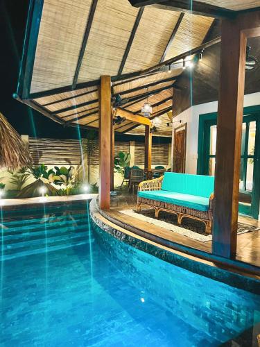 Swimming pool, Villa Amuntai in Dinalupihan