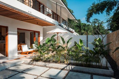 NMBR Four - New 2BR Stylish villa with private Pool & Garden, Kuta Lombok (photo 4)