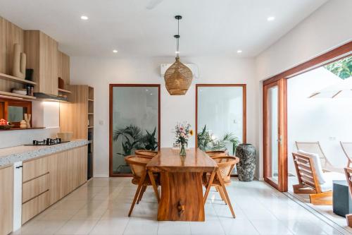 NMBR Four - New 2BR Stylish villa with private Pool & Garden, Kuta Lombok (photo 5)