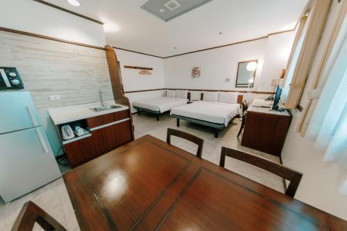 Toyoko Inn Cebu Room Type - Deluxe Quadruple Room - Non-Smoking