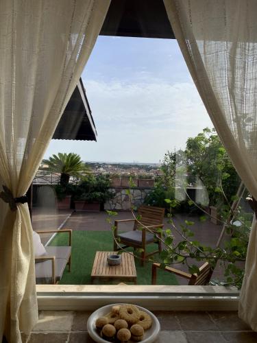 Spectacular and Cozy Loft w/Terrace, near Termini, Roma (foto 2)