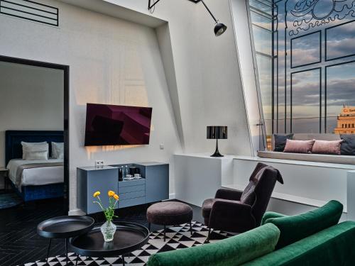 room detail thumbnail 0