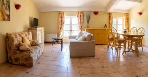 Létesítmények, Gîte Mimosa au milieu des vignes - Château les Apiès (Gite Mimosa au milieu des vignes - Chateau les Apies) in Les Arcs