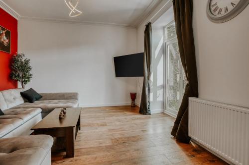 Open Mind Property - 4 Bedroom House with Hot Tub, Weston-super-Mare (fotografie 3)