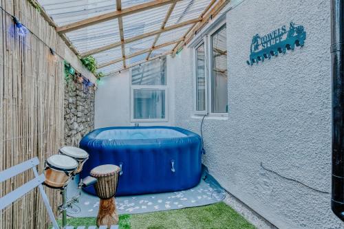 Open Mind Property - 4 Bedroom House with Hot Tub, Weston-super-Mare