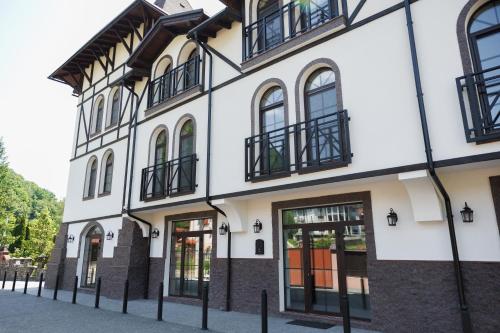 Viesnīcas āriene, Апартаменти в центрі Шаян in Shayan