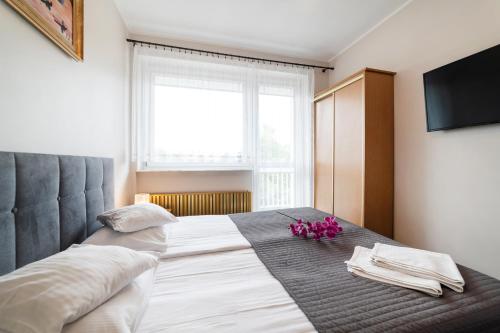 Double Room with Balcony image 3