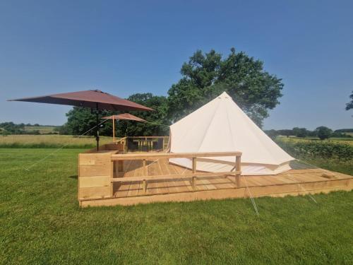 Luxe Tent La Maison Des Trois Grands in 尚邦胡埃茲河畔