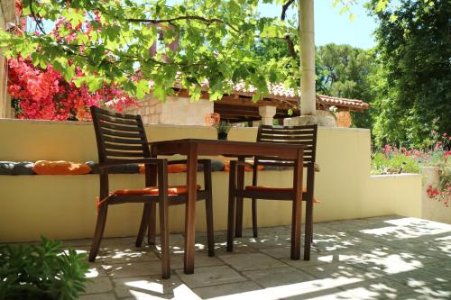 Studio Apartments & Rooms Lela, Sipan Island 5