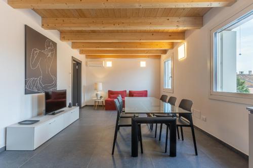 GuestHost - Le Agavi - Apt X9 with Garage & Terrace, Ferrara (Foto 6)