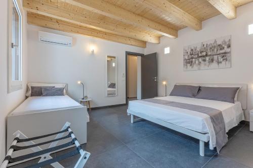 GuestHost - Le Agavi - Apt X9 with Garage & Terrace, Ferrara (Foto 3)