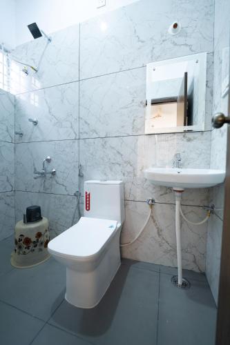 Bathroom, Sri Sai Castle In in Sulikere