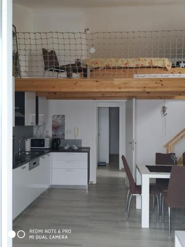 Villa Luna Sevid-Apartman 2 in 舍維