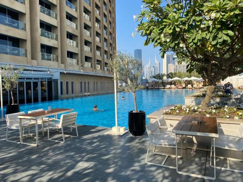 SuperHost EMAAR Residences Fashion Avenue - Former Address Dubai Mall Studio's & 1 BR, Dubai (Foto 2)