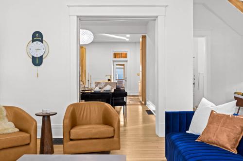 Gatsby House Mansion w Game Lounge & Hot Tub - image 3
