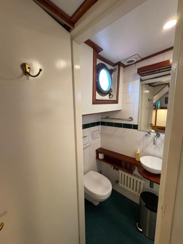 Hotelboot Zwaan – Amsterdam, NY