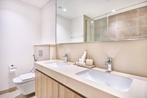 Luxury 4 Bedroom High-Floor Apartment, Spectacular Burj Khalifa & Fountain Views, Steps Away from Dubai Mall - Downtown Dubai by Stayfinity, Dubai (Foto 7)