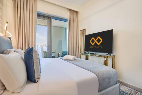 Luxury 4 Bedroom High-Floor Apartment, Spectacular Burj Khalifa & Fountain Views, Steps Away from Dubai Mall - Downtown Dubai by Stayfinity, Dubai (Foto 2)