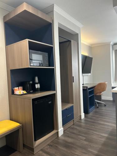 Quality Inn & Suites Santa Rosa - image 2