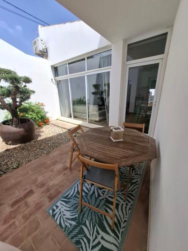 Cosy Guest House - Villa das Alfarrobas in Tunes