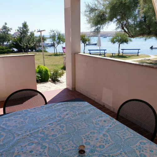 Skats, On the beach apartments PAG in Dinjiska