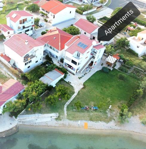 Viesnīcas āriene, On the beach apartments PAG in Dinjiska