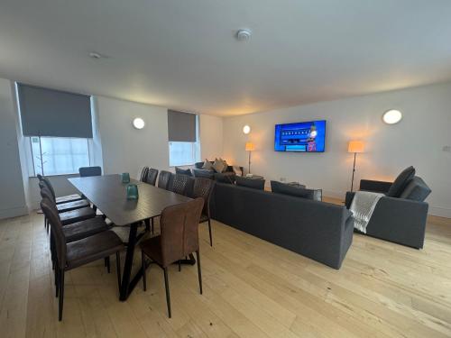 Squarezzz - Group Accommodation, Edinburgh (photo 4)