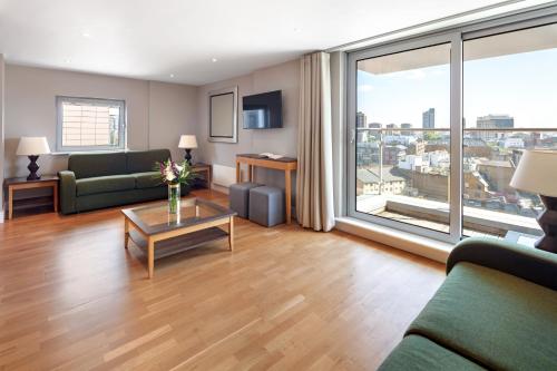 Marlin Aldgate Tower Bridge - image 9