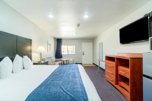Budget Host Inn - main image