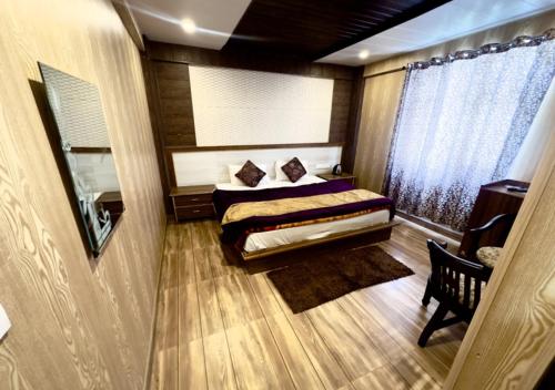 Laxmi Divine Badrinath in บาดรินารถ