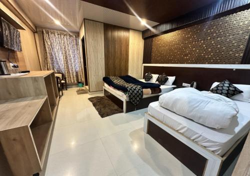 Laxmi Divine Badrinath in บาดรินารถ