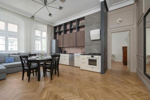Exclusive Old Town Apartment by Noclegi Renters, Вроцлав (фото 4)