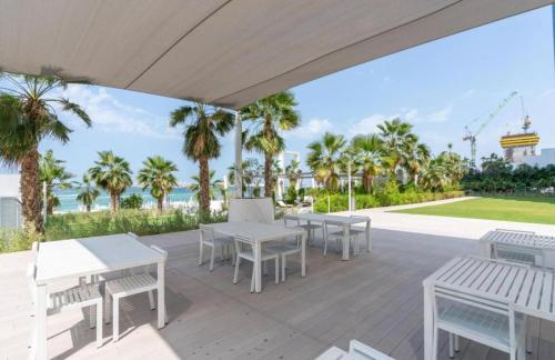 La Vie Jumeirah Beach Residence 3 Bedroom Beachfront Apartment with Palm Views, Dubaj (fotografie 7)