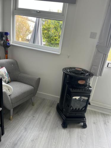 Beachy Vibes and Chill Times 2 bed chalet in Leysdown in 伊斯特徹奇