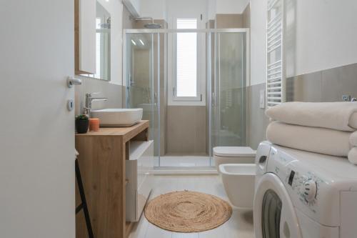 Magnolia House Como by Rent All Como - image 4