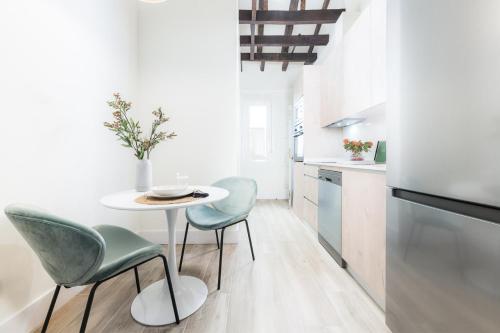 dPLACE To Be - Luxury Apt in Barrio de Salamanca - image 3