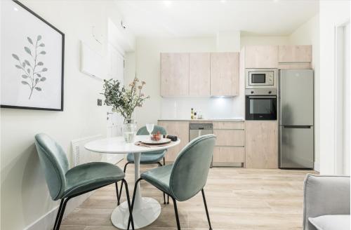 dPLACE To Be - Luxury Apt in Barrio de Salamanca - image 4