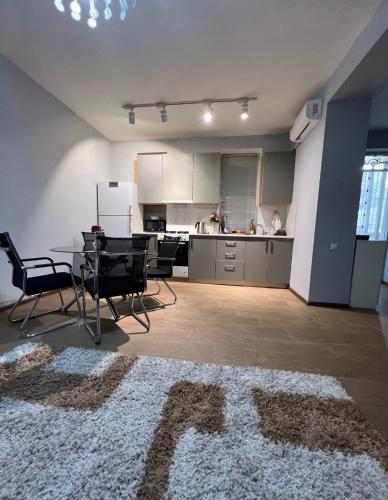 City Center Comfortable Room in Sareki