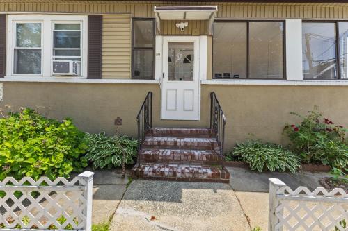 ทัศนียภาพ, Totally Renovated 3Br Apartment in นิวตัน (MA)