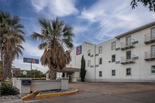 Studio 6 Suites Dallas, TX - Downtown