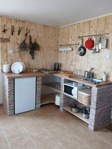 Konyha, NyugtatLak in Balatonalmádi