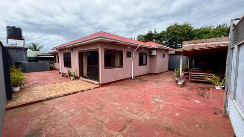 Ultra Home Apartment
