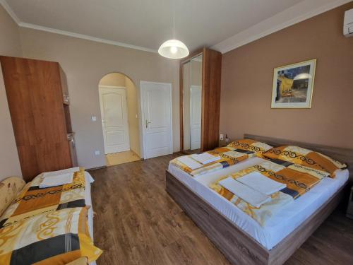 Apartment with Terrace image 5