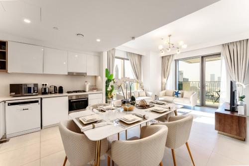 Downtown Views II 2 Bedroom with City Skyline and Sea Views, Dubai (Foto 4)