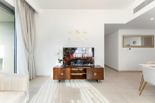 Downtown Views II 2 Bedroom with City Skyline and Sea Views, Dubai (Foto 8)