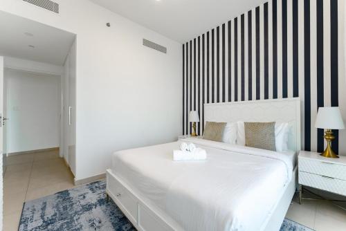 Downtown Views II 2 Bedroom with City Skyline and Sea Views, Dubai (Foto 9)