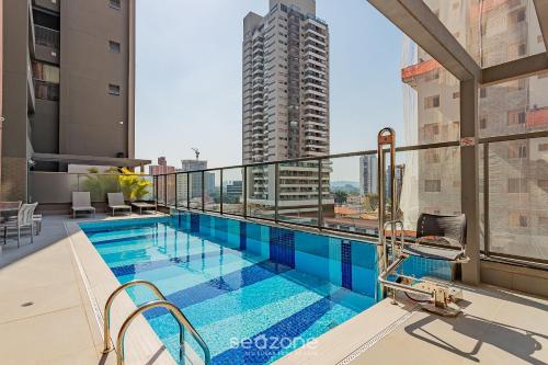 HMO - Estúdios completos em prédio c/ piscina, São Paulo